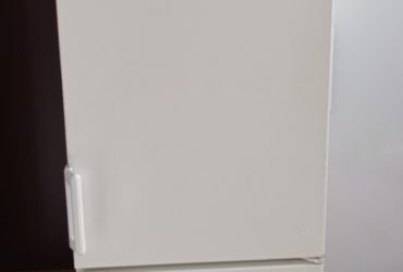 Продам холодильник на запчасти