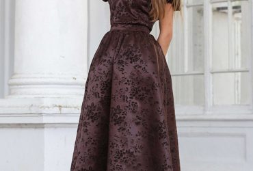 Дизайнерська сукня із атласу.