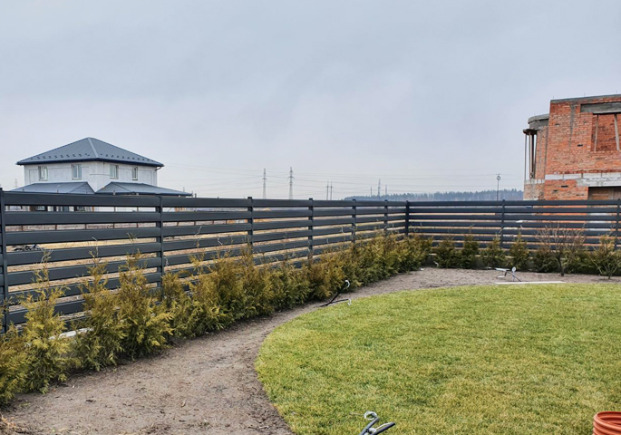 Строительство заборов Киев и Киевская область – забор из профнастила, забор из сетки, забор из штакетника. Гарантия