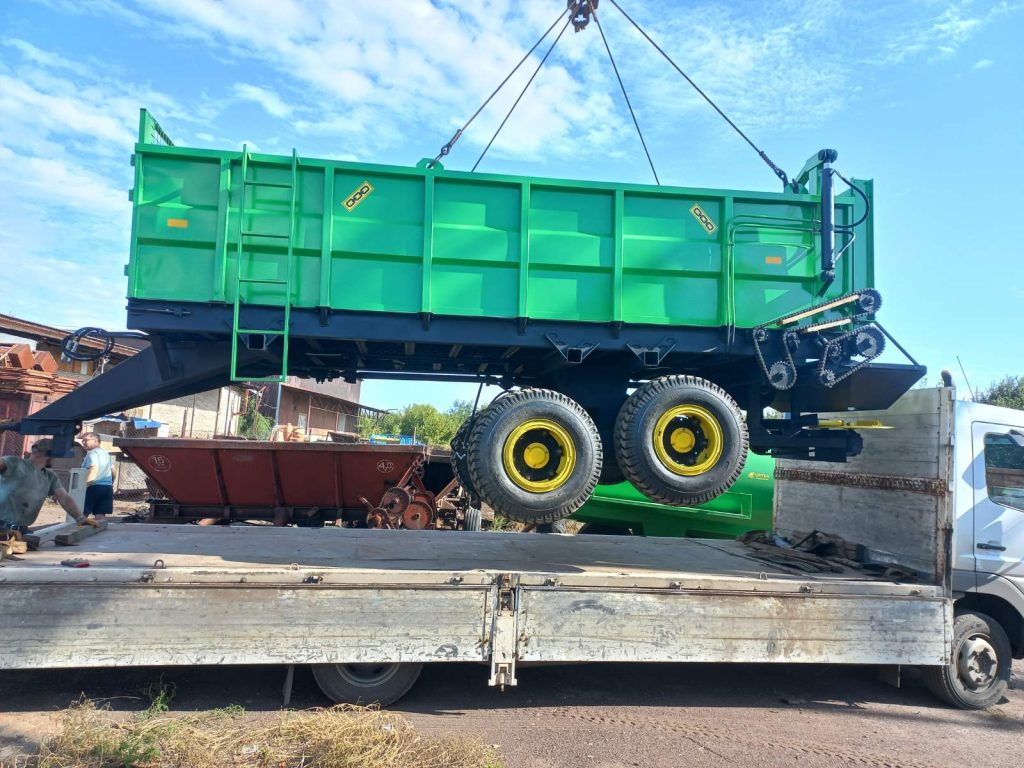 ПРТ-7, 10 розкидач курячого посліду
