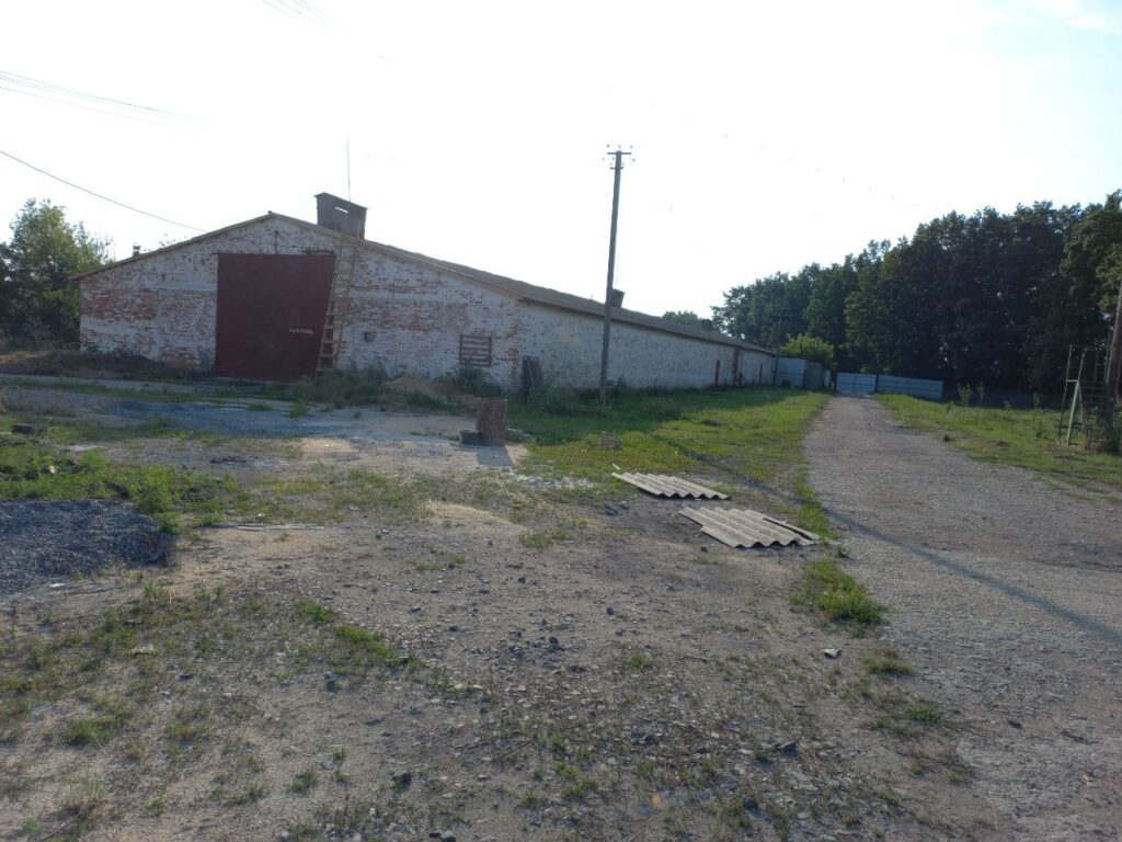 Продається діючий елеваторний комплекс з залізничною гілкою.