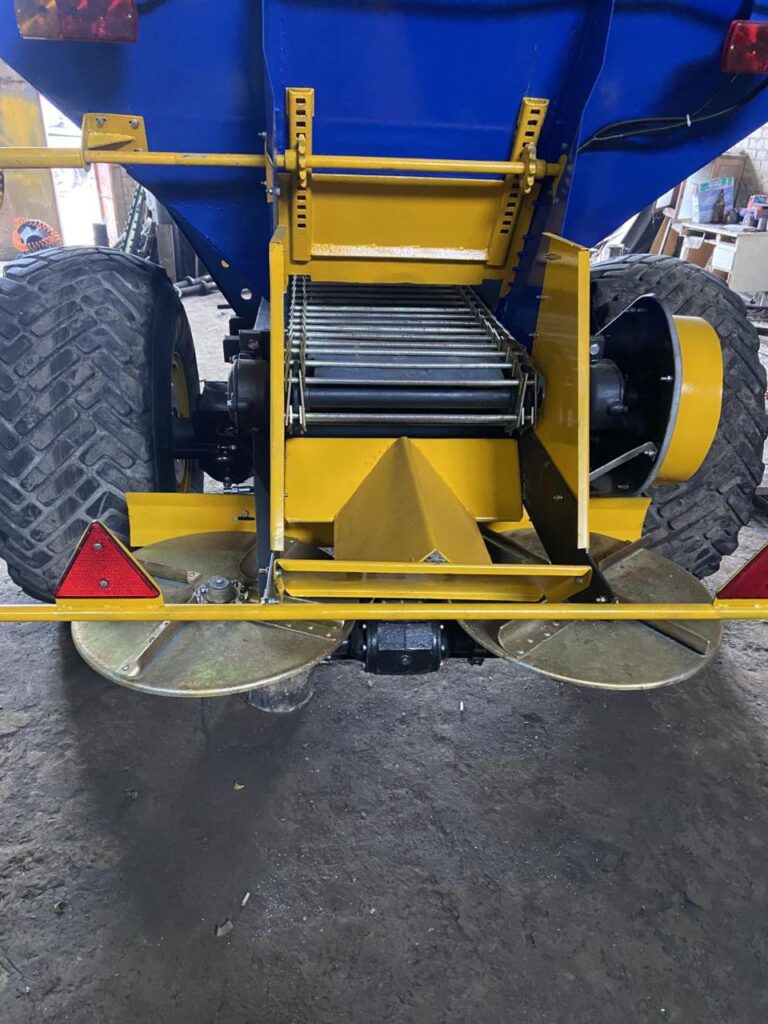 МВУ-6 Машина для внесення мінеральних добрив