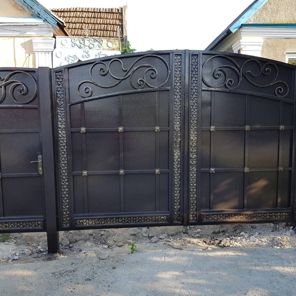 Металлические ворота в Кривом Роге