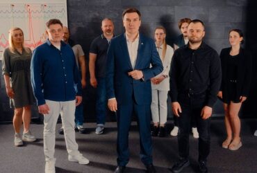 Професійні поліграфологи Володимир Ведмідь та Ігор Іщук у місті Київ