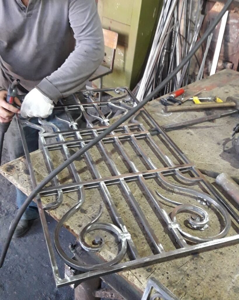 Решетки на окна и двери изготовить Кривой Рог