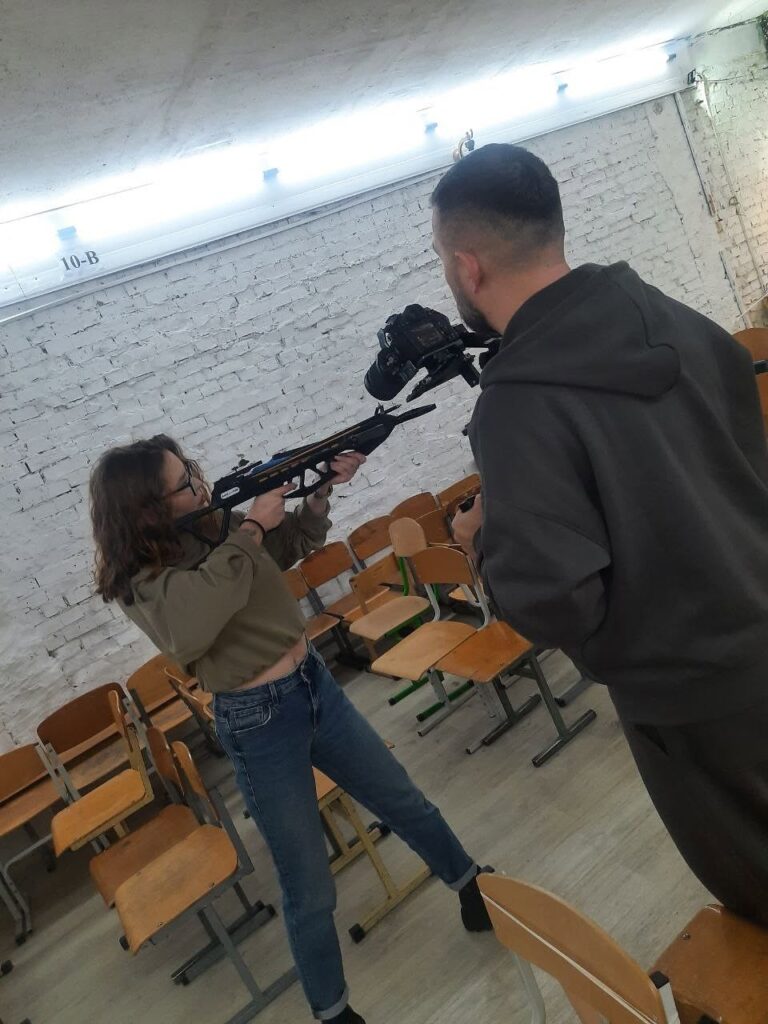 Що подарувати на свято? Подарунковий сертифікат на стрільбу з лука в Києві